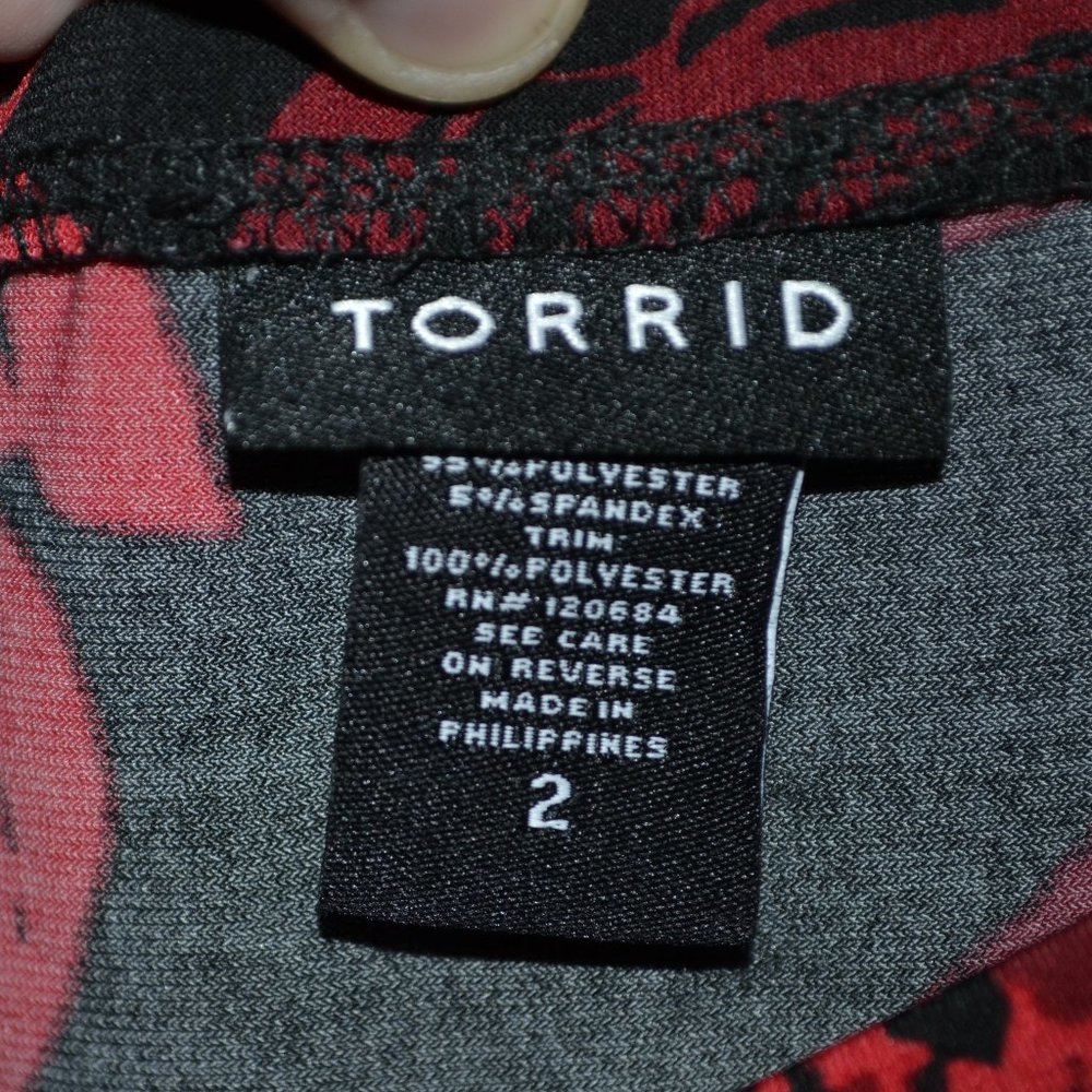 Torrid red black rose criss cross back tank - Picture 4 of 8